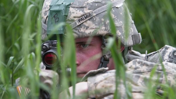 U.S paratrooper, part of the NATO-led peacekeeping mission in Kosovo - Sputnik Mundo