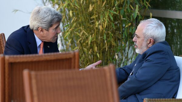 Secretario de Estado de EEUU, John Kerry y ministro de Asuntos exteriores de Irán, Javad Zarif - Sputnik Mundo