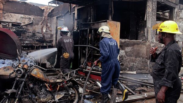 Сonsecuencias de explosión en una gasolinera en la capital de Ghana, Accra - Sputnik Mundo