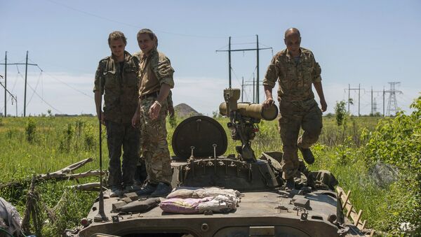 Soldados ucranianos en las afueras de la ciudad de Górlovka (región de Donbás) - Sputnik Mundo