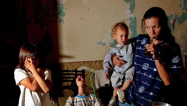Una familia pobre en Buenos Aires - Sputnik Mundo