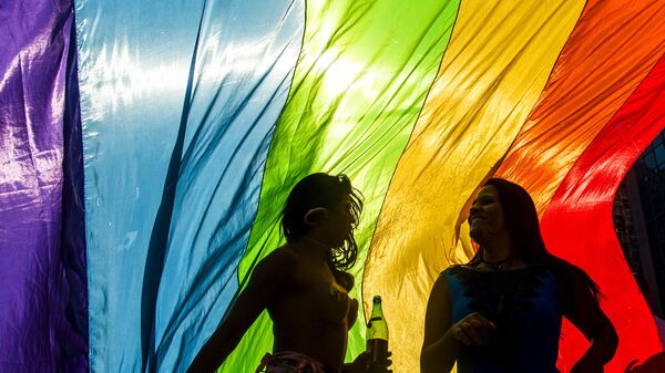 Bandera arcoíris, símbolo del movimiento LGBTI - Sputnik Mundo