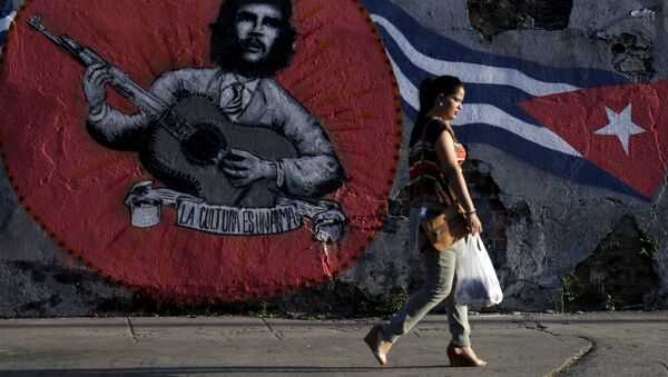 La UE ha hecho el ridículo con Cuba, dice eurodiputado - Sputnik Mundo