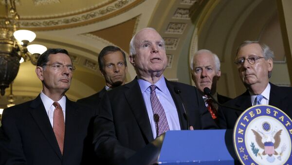 John McCain, senador estadounidense - Sputnik Mundo