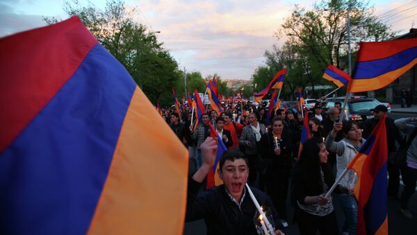Marcha ceremonial en memoria de las víctimas del genocidio de armenios en Erevan, Armenia (Archivo) - Sputnik Mundo