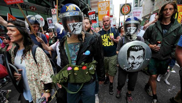 La protesta contra la política de austeridad del Gobierno de Reino Unido en Londres - Sputnik Mundo