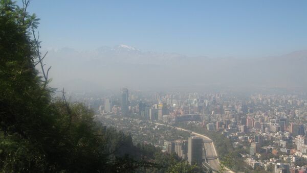 Declaran emergencia ecológica por smog en Santiago de Chile - Sputnik Mundo