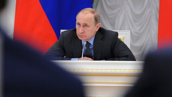 Vladímir Putin durante la reunión del Consejo Presidencial de Ciencia y Educación - Sputnik Mundo
