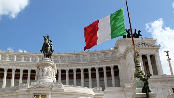 Bandera de Italia en Roma - Sputnik Mundo