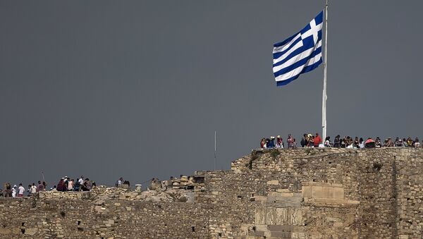 Bandera de Grecia en la Acrópolis de Atenas (archivo) - Sputnik Mundo