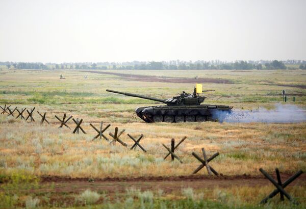 Biatlón con tanques en la provincia de Volgogrado - Sputnik Mundo