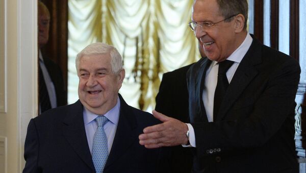 Ministro de Asuntos Exteriores de Siria, Walid Muallem y ministro de Asuntos Exteriores de Rusia, Serguéi Lavrov - Sputnik Mundo