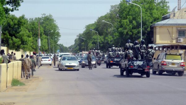 Policia del ejército de República de Chad en el lugar del doble atentado del 15 de junio en Yamena (Archivo) - Sputnik Mundo