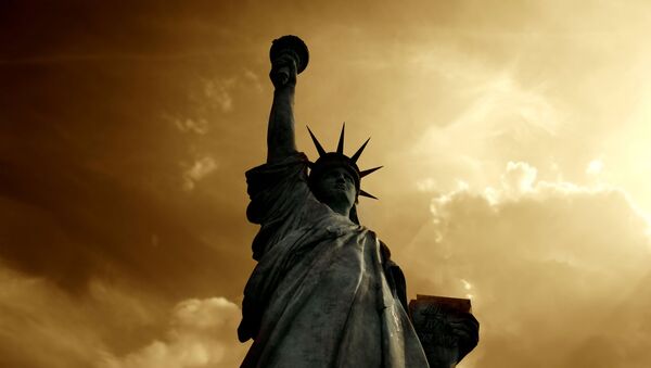 EEUU pierde el estatus del bastión de la libertad del mundo, dice informe - Sputnik Mundo