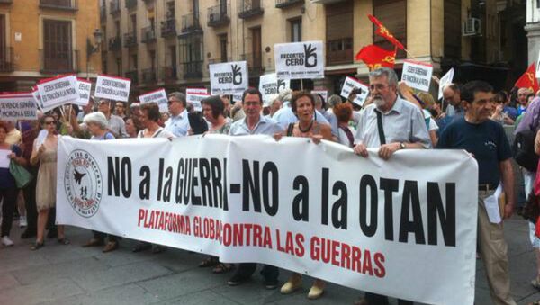 En la concentración contra la reforma que permite aumentar la presencia militar de EEUU en las bases españolas - Sputnik Mundo