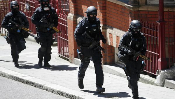 Scotland Yard simula una operación antiterrorista en Londres, el 30 de junio, 2015 - Sputnik Mundo