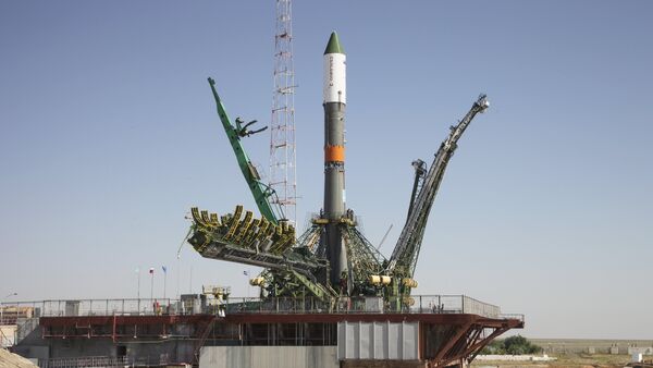 The Russian Progress-M spacecraft is set on its launch pad at Baikonur cosmodrome, Kazakhstan, July 1, 2015. - Sputnik Mundo
