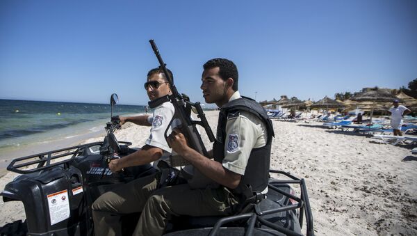 Guardia Nacional de Túnez patrulla la playa en Susa - Sputnik Mundo