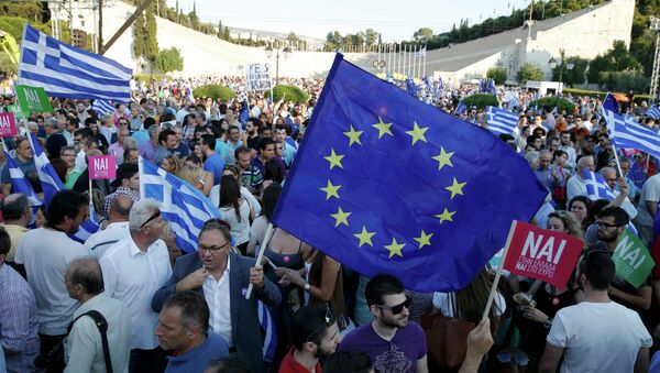 Pro-Euro mitin en Atenas, Grecia, el 3 de julio, 2015 - Sputnik Mundo