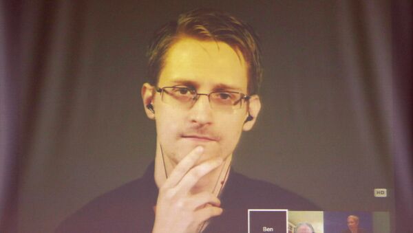 Edward Snowden, extécnico de la NSA - Sputnik Mundo