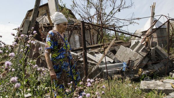 Casa dañada en el este de Ucrania - Sputnik Mundo