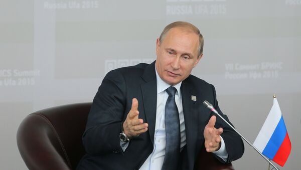 Vladímir Putin, presidente de Rusia, en la cumbre de BRICS en Ufá, Rusia, el 9 de julio, 2015 - Sputnik Mundo