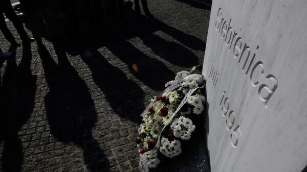 Homenaje a las víctimas de la masacre de Srebrenica - Sputnik Mundo