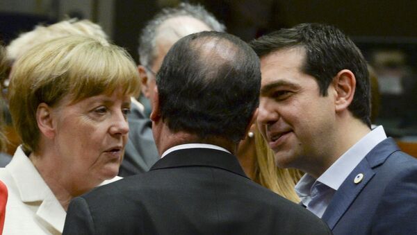 Primer ministro de Grecia, Alexis Tsipras, habla con Ángela Merkel y Francois Hollande - Sputnik Mundo