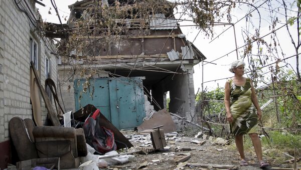 Edificio destruido a las afueras de Donetsk - Sputnik Mundo