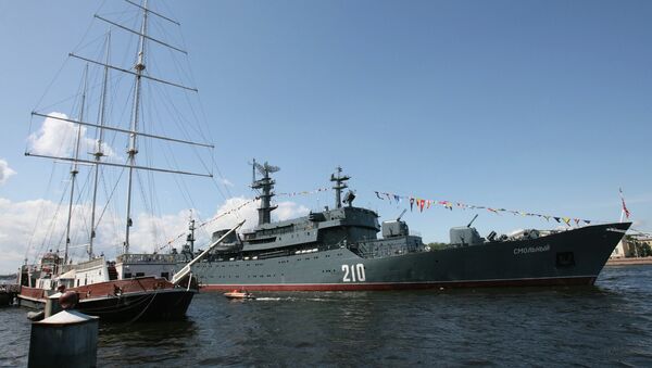 El buque escuela Smolny de la Armada rusa - Sputnik Mundo