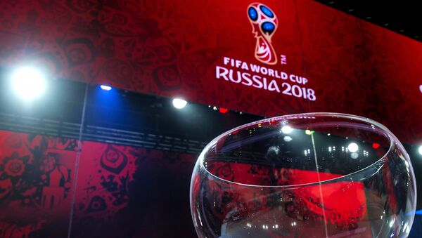 La urna para sorteo de la eliminatoria de la Copa del Mundo 2018 - Sputnik Mundo