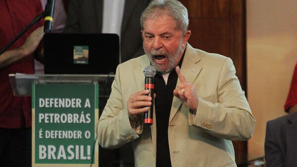 Expresidente de Brasil, Luiz Inacio Lula da Silva, pronuncia un discurso en defensa de Petrobras - Sputnik Mundo