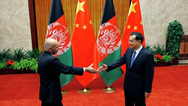 Reunión de primer ministro de China, Li Keqiang, y presidente de Afganistán, Ashraf Ghani (Archivo) - Sputnik Mundo