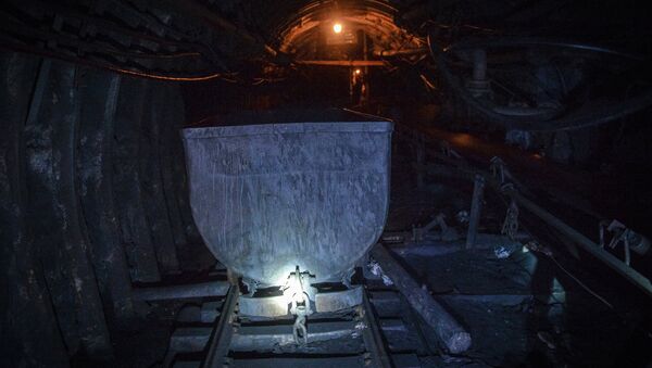 Al menos 19 muertos en accidente en una mina de carbón en China - Sputnik Mundo