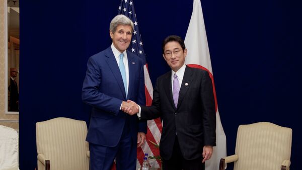 Secretario de Estado de EEUU, John Kerry y ministro de Exteriores de Japón, Fumio Kishida - Sputnik Mundo