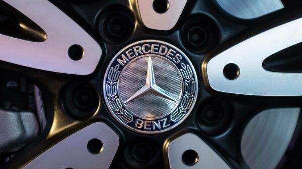 Mercedes-Benz detiene su producción en São Paulo por la crisis - Sputnik Mundo