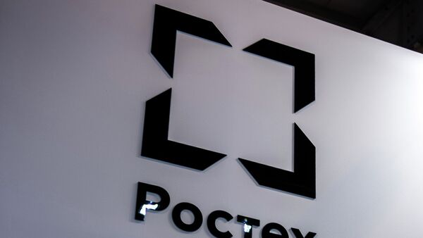 Logo de Rostec en exposición Oboronexpo 2014 - Sputnik Mundo