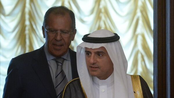 Serguéi Lavrov, ministro de Asuntos Exteriores de Rusia, y Adel al Jubeir, ministro de Asuntos Exteriores de Arabia Saudí, durante el encuentro en Moscú, el 11 de agosto, 2015 - Sputnik Mundo