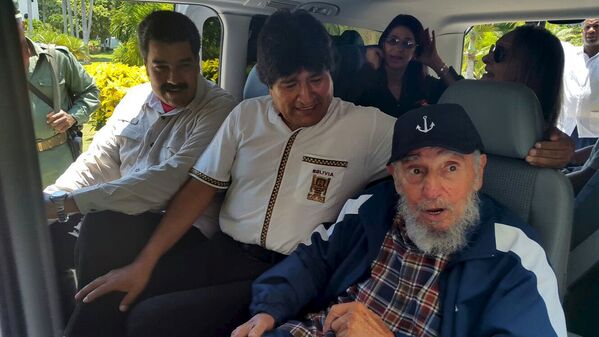 Fidel Castro, Evo Morales y Nicolas Maduro en la Havana en 2015 - Sputnik Mundo