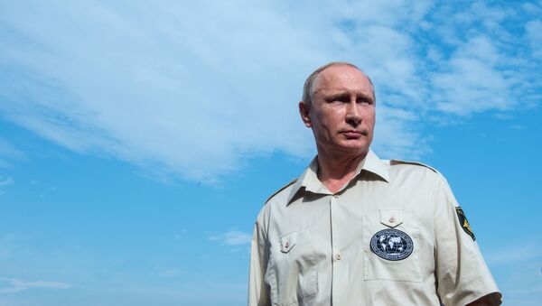 Vladímir Putin durante su visita a Crimea (archivo) - Sputnik Mundo