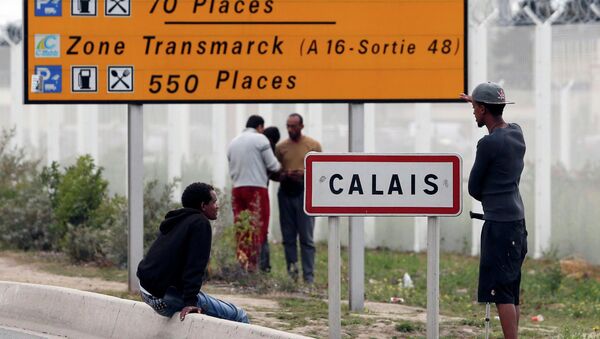 Los migrantes en Calais - Sputnik Mundo