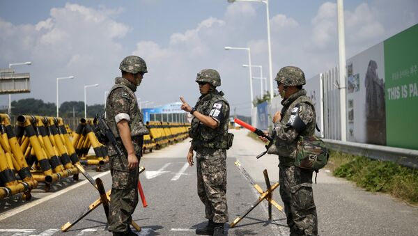 Soldados surcoreanos en la zona desmilitarizada - Sputnik Mundo