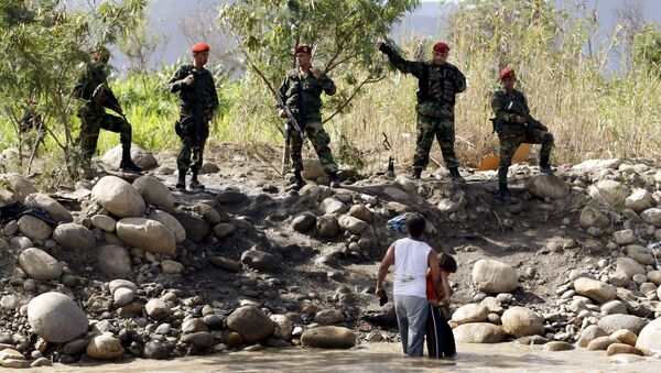 Militares venezolanos en la frontera de Venezuela con Colombia - Sputnik Mundo