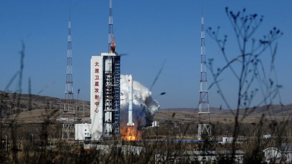 Lanzamiento de un satélite chino (archivo) - Sputnik Mundo