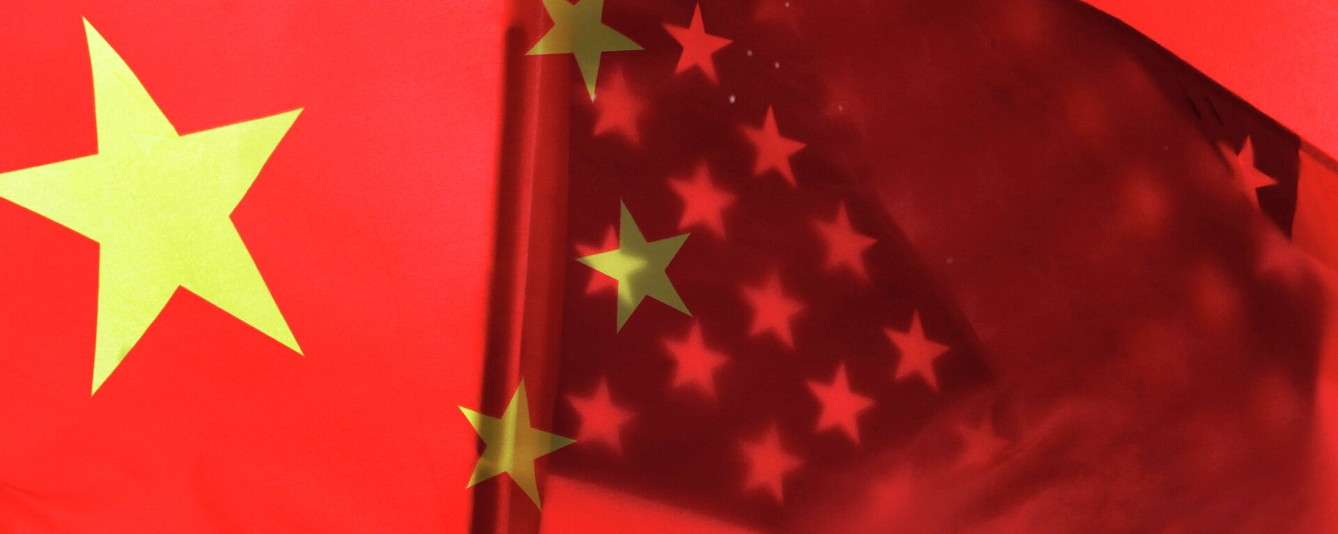Banderas de China y EEUU - Sputnik Mundo, 1920, 07.03.2023