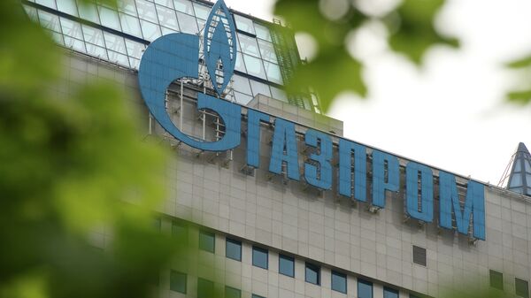 Вывеска на офисном здании компании Газпром. - Sputnik Mundo