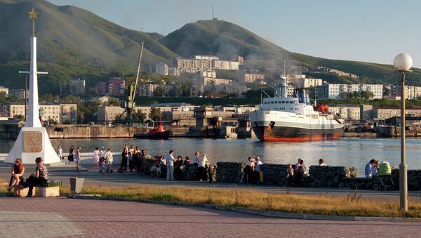 Un barco entre los puertos Vánino y Jolmsk - Sputnik Mundo