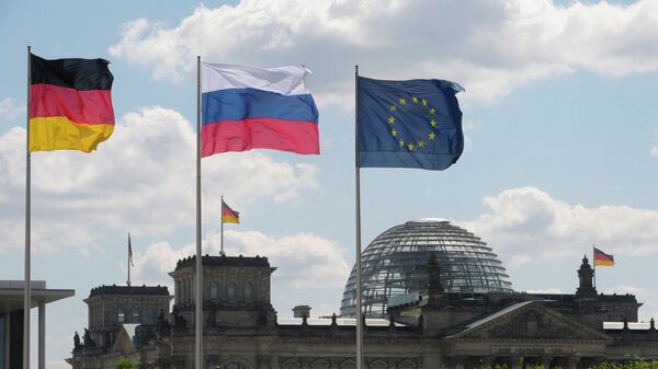 Banderas de Alemania, Rusia y UE - Sputnik Mundo