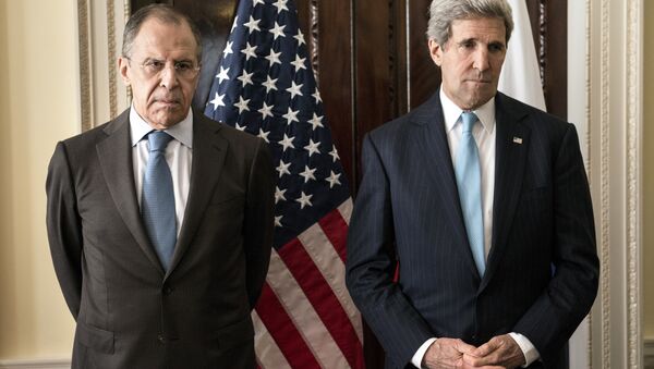 Ministro de Exteriores de Rusia, Serguéi Lavrov y jefe de Estado de EEUU, John Kerry - Sputnik Mundo