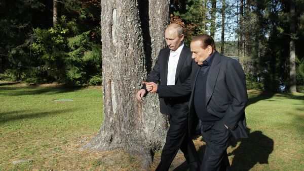 Vladímir Putin y Silvio Berlusconi (archivo) - Sputnik Mundo